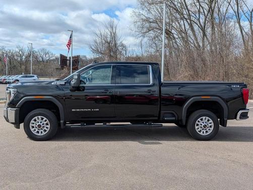 Onyx Black 2024 GMC Sierra 2500 SLE
