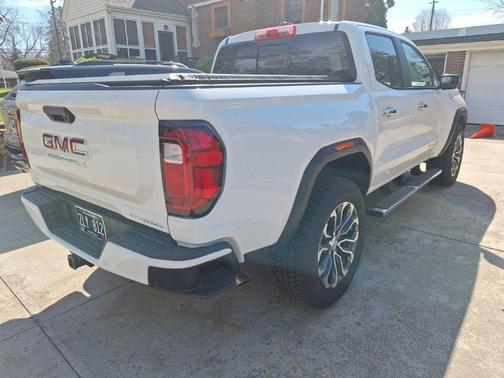 Summit White 2025 GMC Canyon Denali
