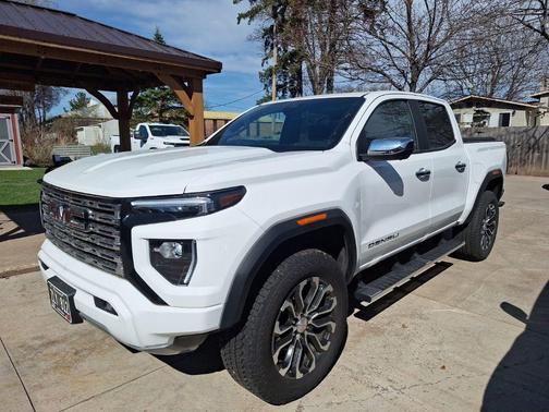 Summit White 2025 GMC Canyon Denali