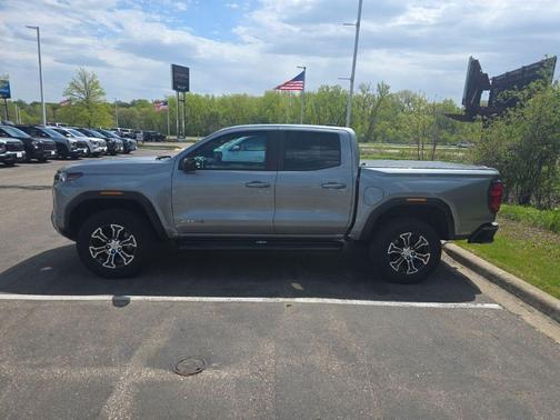 Sterling 2024 GMC Canyon AT4
