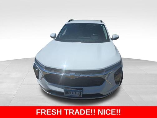 Summit White 2024 Chevrolet Trax LT