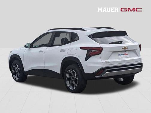 Summit White 2024 Chevrolet Trax LT
