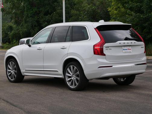 2023 Volvo XC90 B6 Plus 6-Seater