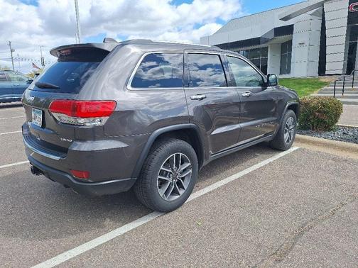 Granite Crystal Clearcoat Metallic 2019 Jeep Grand Cherokee Limited