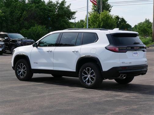 2024 GMC Acadia AT4
