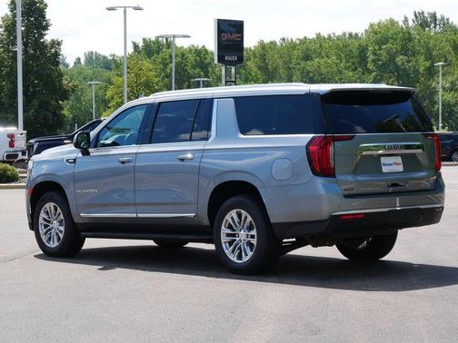 2024 GMC Yukon XL SLT