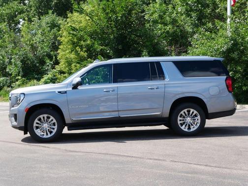 2024 GMC Yukon XL SLT