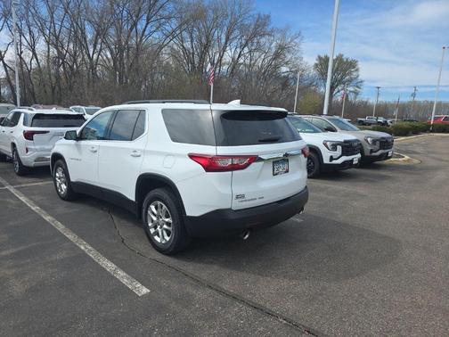 Summit White 2020 Chevrolet Traverse LT Cloth
