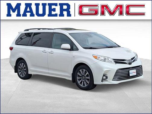 Blizzard Pearl 2020 Toyota Sienna XLE