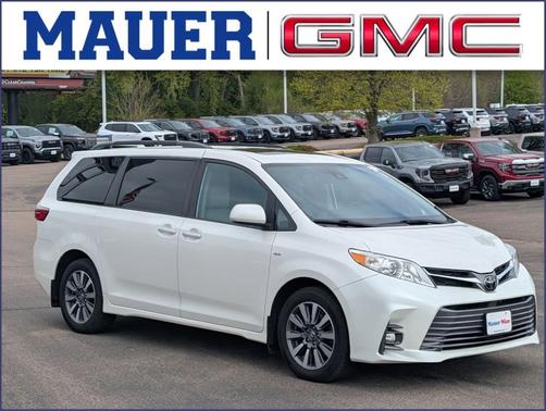 Blizzard Pearl 2020 Toyota Sienna XLE