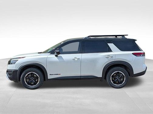 2 Tone White / Black Roof 2023 Nissan Pathfinder Rock Creek