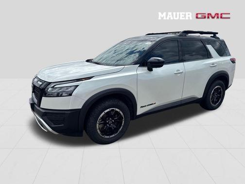 2 Tone White / Black Roof 2023 Nissan Pathfinder Rock Creek