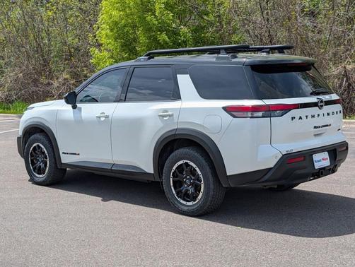2 Tone White / Black Roof 2023 Nissan Pathfinder Rock Creek