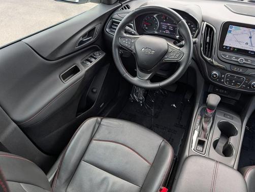 Iridescent Pearl Tricoat 2022 Chevrolet Equinox RS