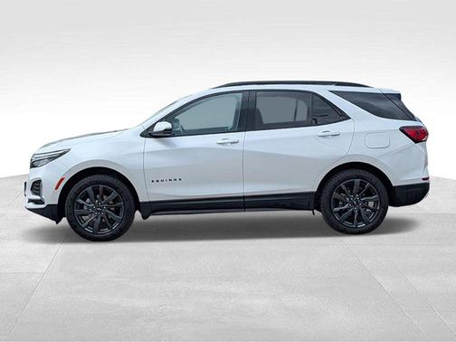 Iridescent Pearl Tricoat 2022 Chevrolet Equinox RS