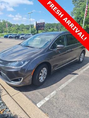 2018 Chrysler Pacifica Touring-L