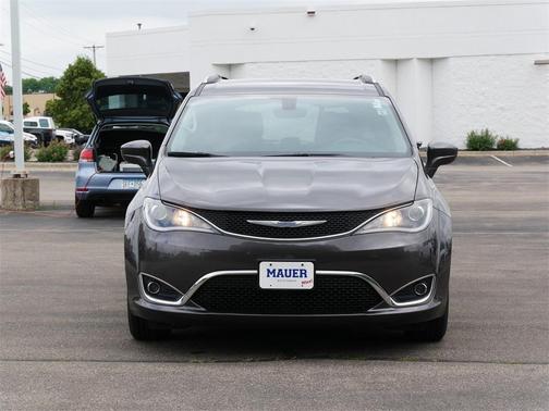2018 Chrysler Pacifica Touring-L