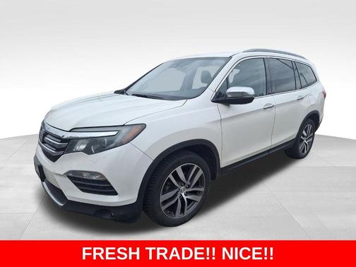 White 2017 Honda Pilot Elite