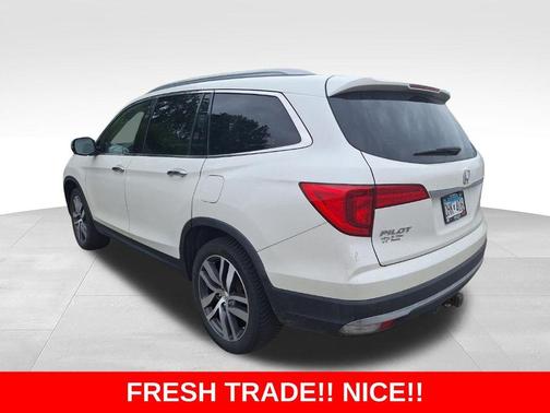 White 2017 Honda Pilot Elite