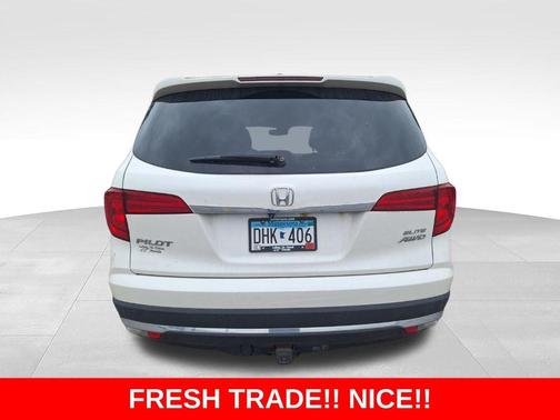 White 2017 Honda Pilot Elite