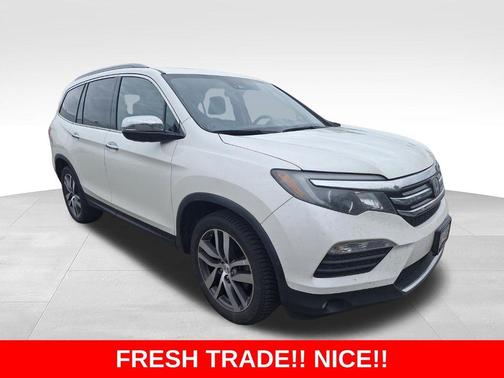 White 2017 Honda Pilot Elite