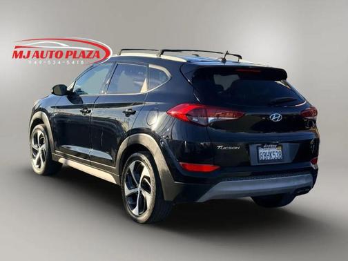 Black Noir Pearl 2017 Hyundai TUCSON Sport