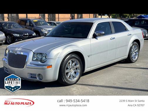 2005 Chrysler 300C Base