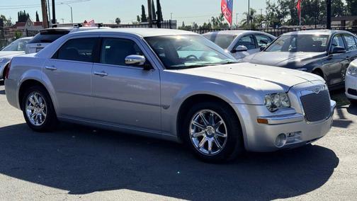 2005 Chrysler 300C Base