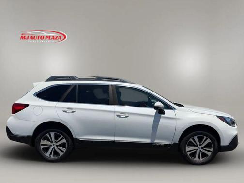 Crystal White Pearl 2018 Subaru Outback 2.5i Limited