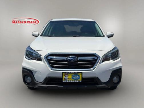 Crystal White Pearl 2018 Subaru Outback 2.5i Limited