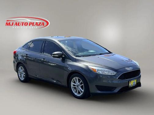 Gray 2015 Ford Focus SE