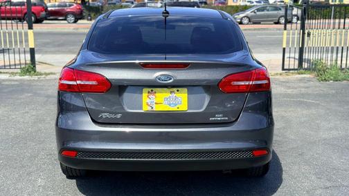 Gray 2015 Ford Focus SE