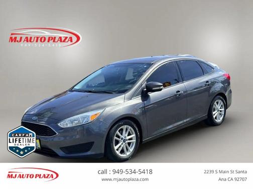 Gray 2015 Ford Focus SE
