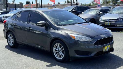 Gray 2015 Ford Focus SE