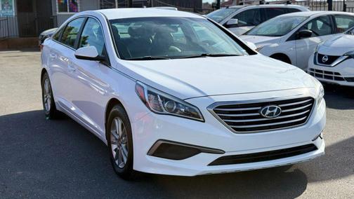 2017 Hyundai SONATA SE
