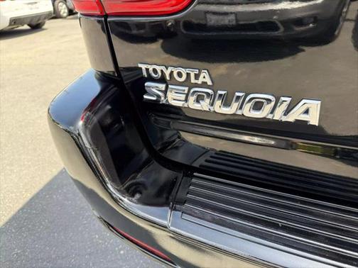 2005 Toyota Sequoia SR5