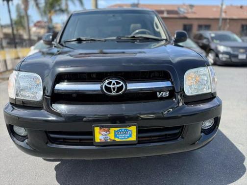 2005 Toyota Sequoia SR5