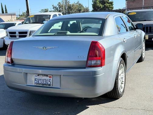 2006 Chrysler 300 Base