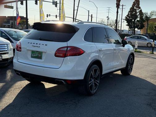 2011 Porsche Cayenne Cayenne