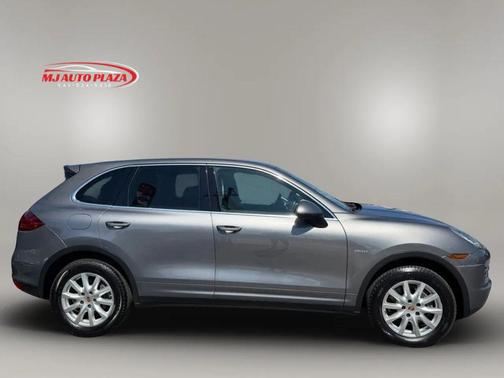 Gray 2013 Porsche Cayenne Diesel