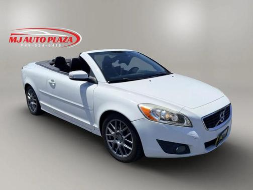 Ice White 2012 Volvo C70 T5 Convertible 2D
