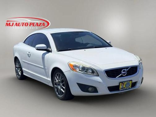 Ice White 2012 Volvo C70 T5 Convertible 2D