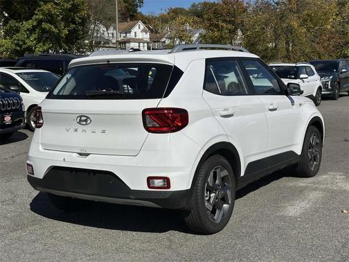 2025 Hyundai VENUE SEL
