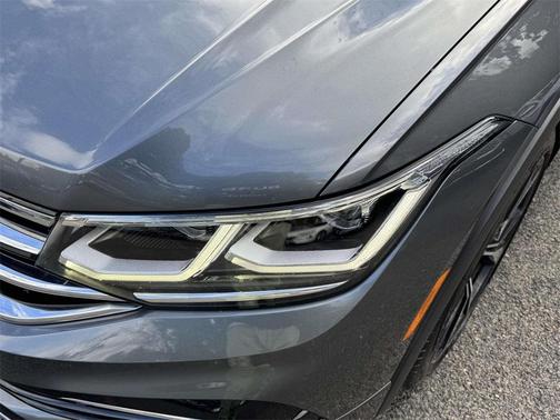 2022 Volkswagen Tiguan 2.0T SEL R-Line 4MOTION