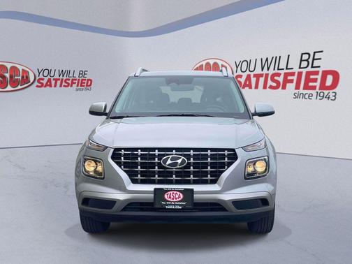 Shimmering Silver 2024 Hyundai VENUE SEL