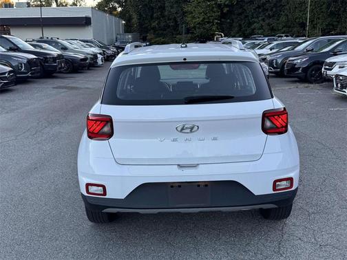 2023 Hyundai VENUE SEL