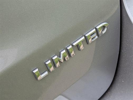 Photo 3 of 6 of 2018 Jeep Grand Cherokee Limited
