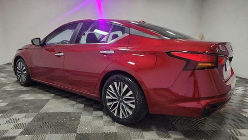 Scarlet Ember 2025 Nissan Altima 2.5 SV