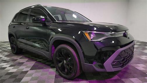 2025 Volkswagen Taos 1.5T SE Black