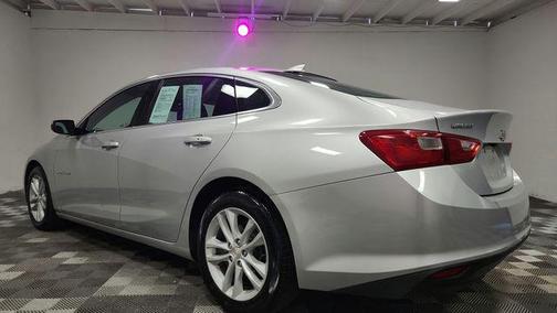 Silver Ice Metallic 2018 Chevrolet Malibu LT
